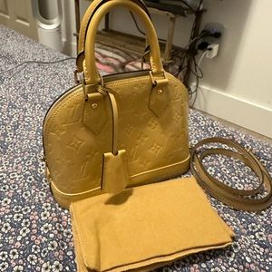 LV alma BB vernis